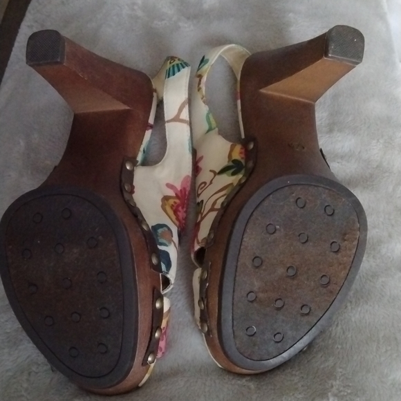 Xhilaration Heels 👠 - Picture 6 of 7